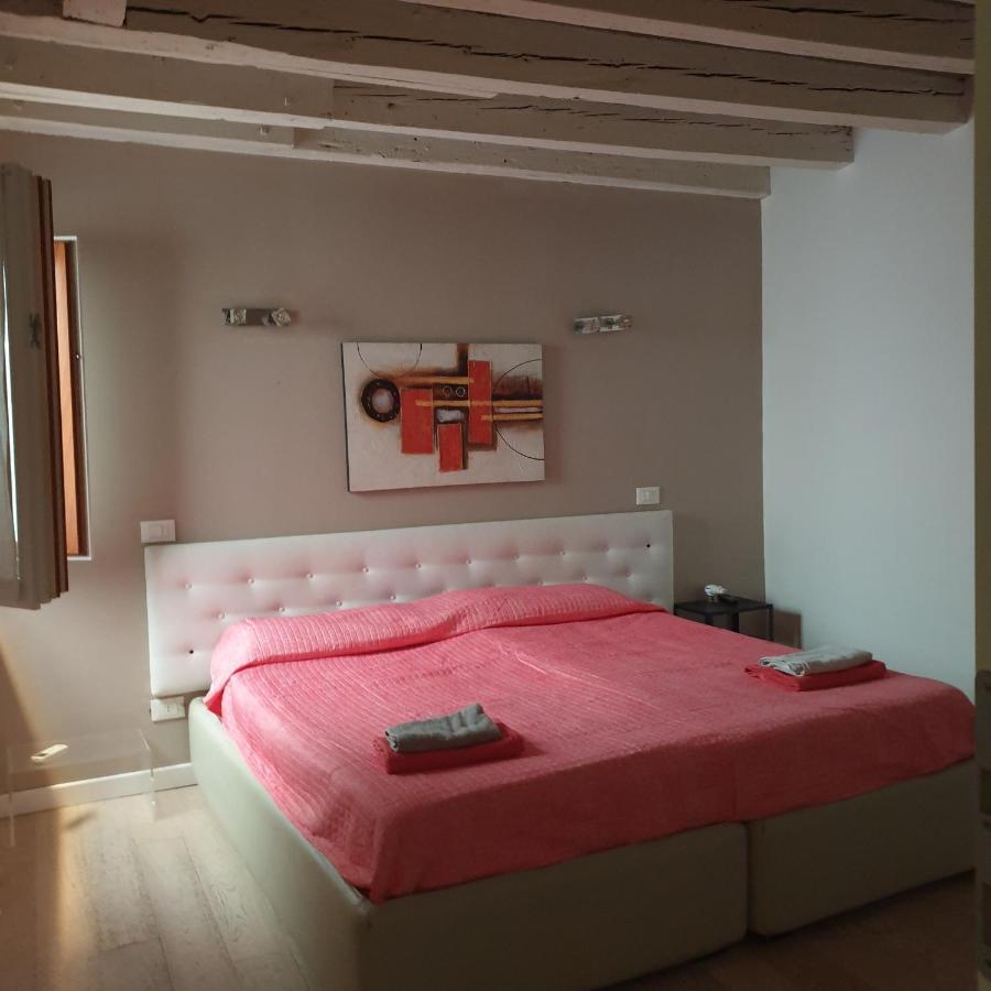 Central Lovely Typical Rooms Rialto Venedig Værelse billede